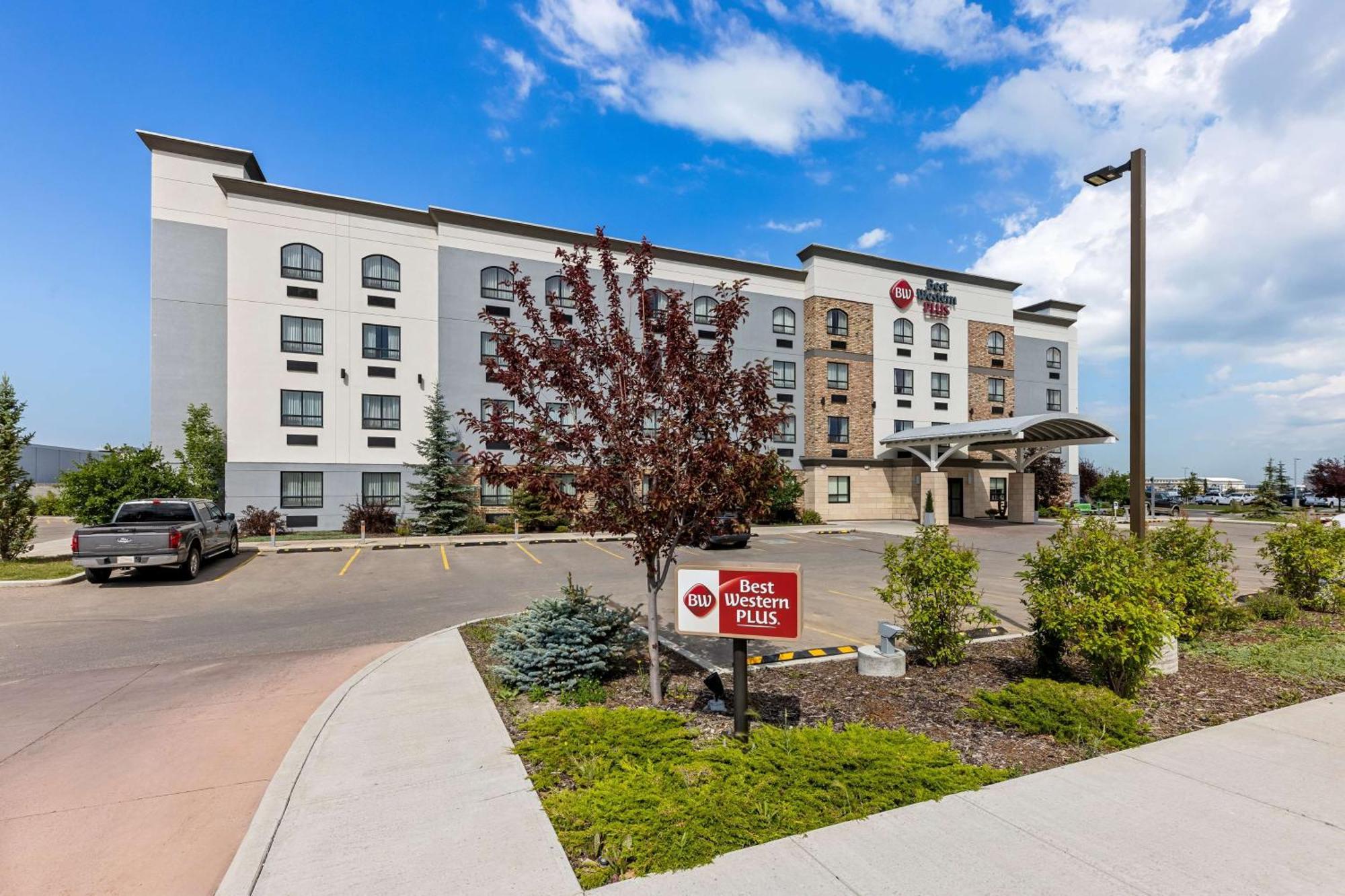 Best Western Plus Airdrie Gateway Exterior photo