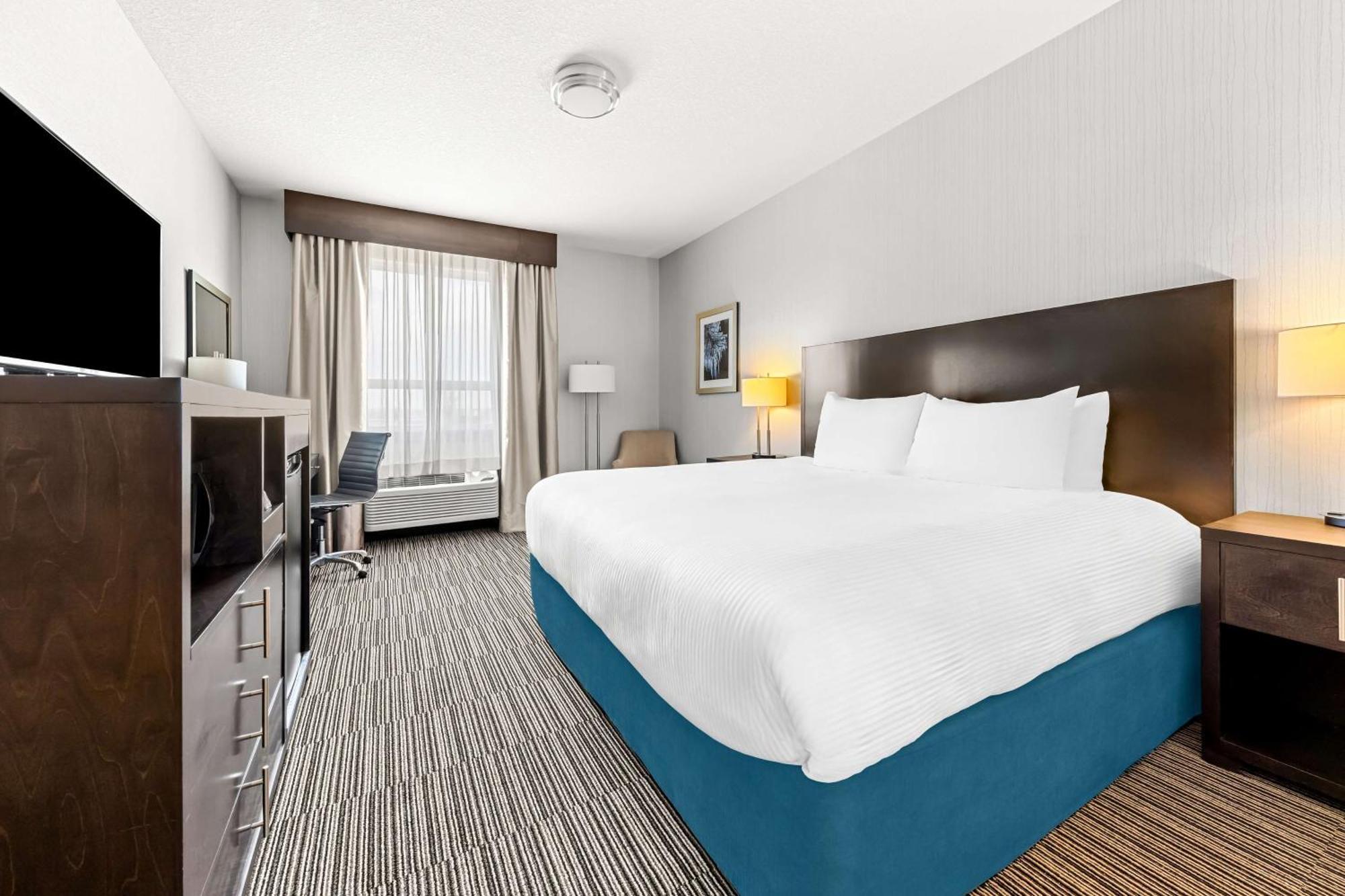 Best Western Plus Airdrie Gateway Exterior photo